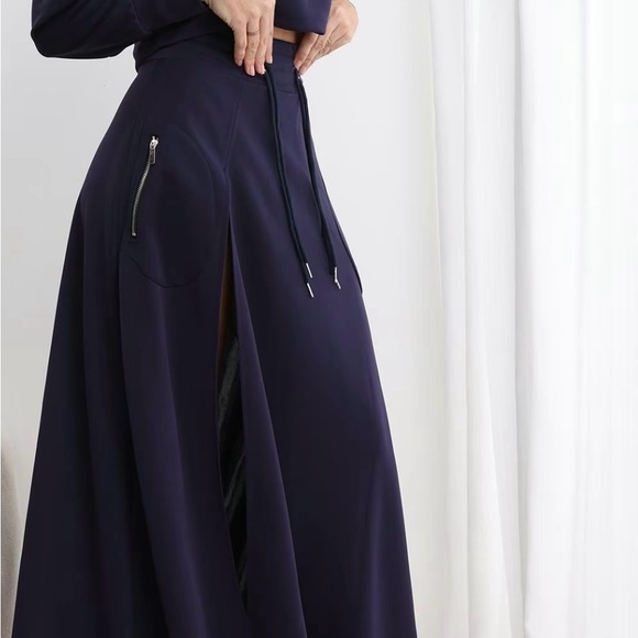 Women’s DrawString - Picture 2 of 3